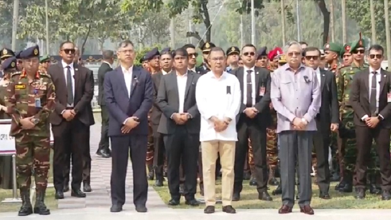 পিলখানার শহীদদের প্রতি রাষ্ট্রীয় শ্রদ্ধা: বনানীতে নীরব অর্ঘ্য